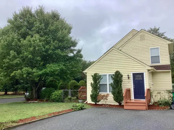 121 Constitution Dr, Egg Harbor Township, NJ 08234