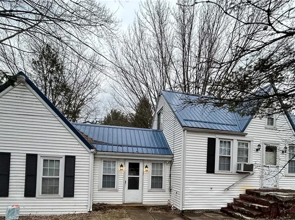 1307 Sun St, Connellsville, PA 15425