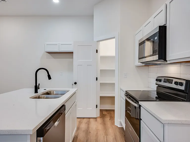 16827 W Kashmir St — Photo 14