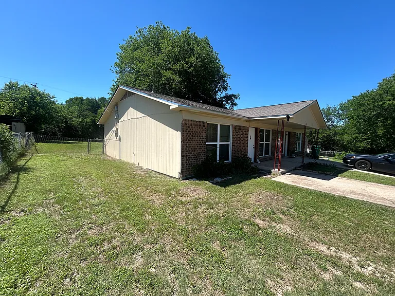402 Randy Blvd #B — Photo 11