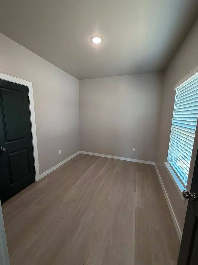 3 bed, 1110 sqft, $1,495 — Photo 3