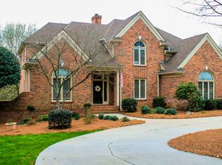 516 Knob View Dr, Winston Salem, NC 27104