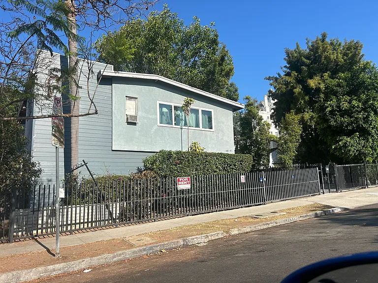 1477 Havenhurst Dr #1 — Photo 8