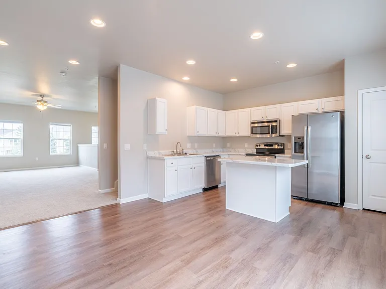 6909 Daniel Defoe Dr — Photo 6