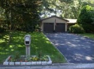 130 Sycamore Cir, Stony Brook, NY 11790