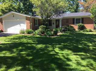210 W Center Ave, Lake Bluff, IL