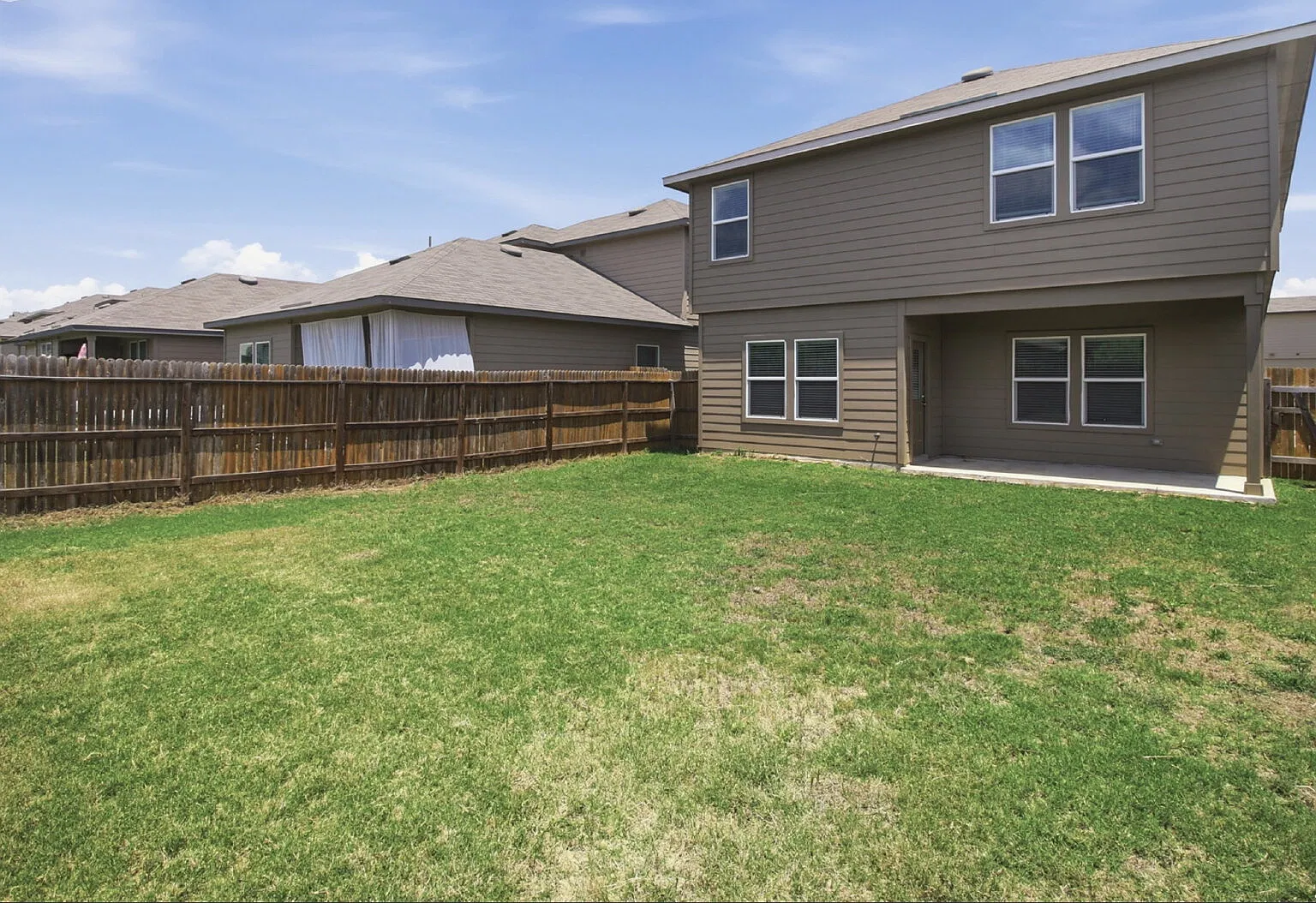 4 bed, 2.5 bath, 1931 sqft, $1,795 — Photo 3