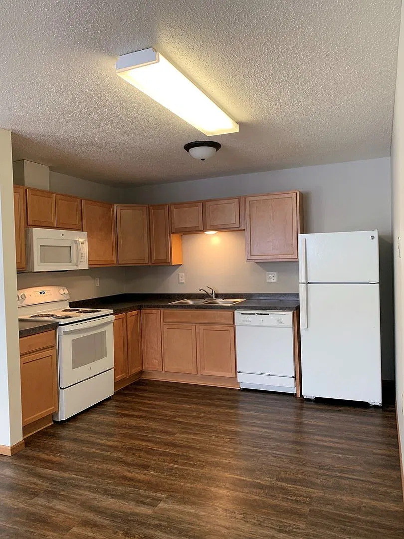 Valley South 525 10th Ave SE — Photo 3