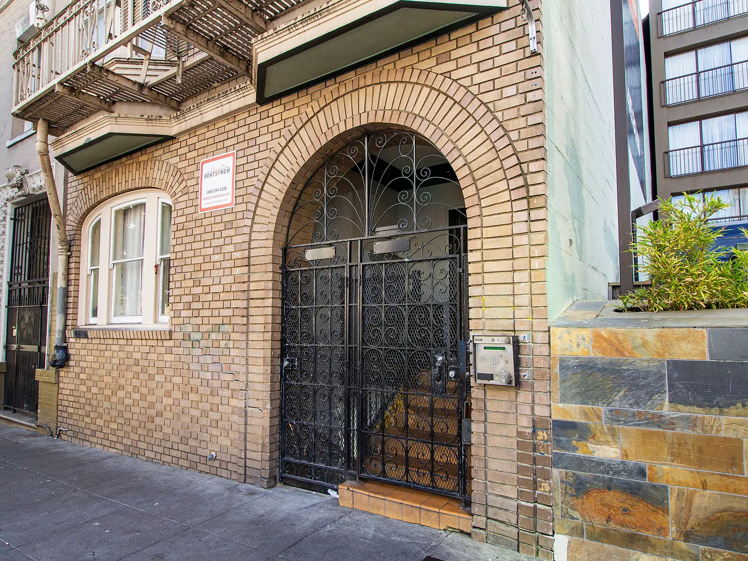 635 Ellis — Photo 3