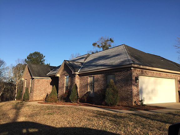 2 car garage with closet