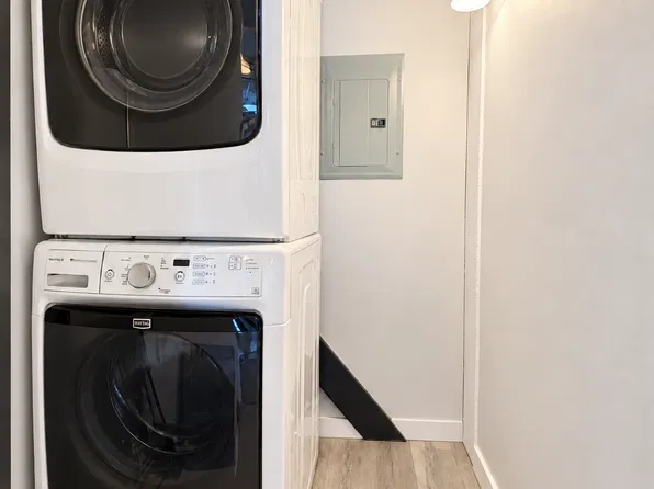 1061 Fort St #318, Victoria, BC V8V 5A1