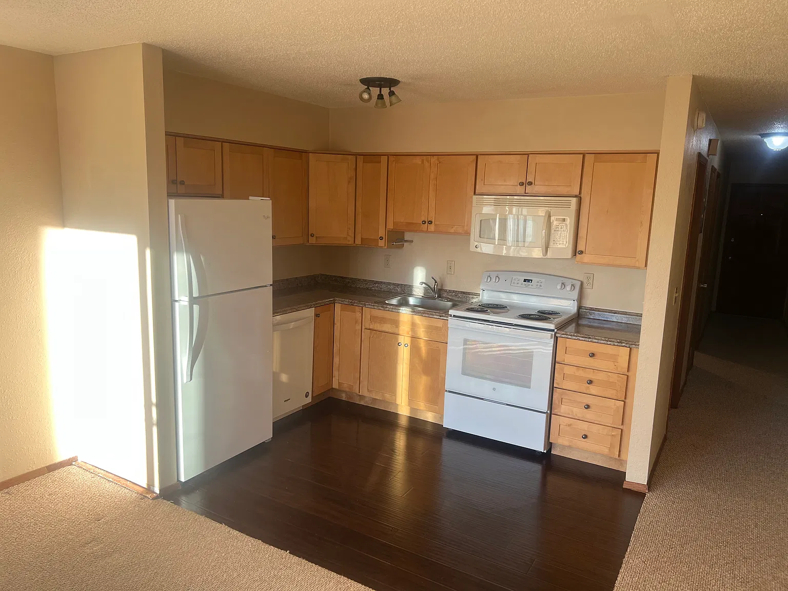 1 bed, 580 sqft, $1,275 — Photo 2
