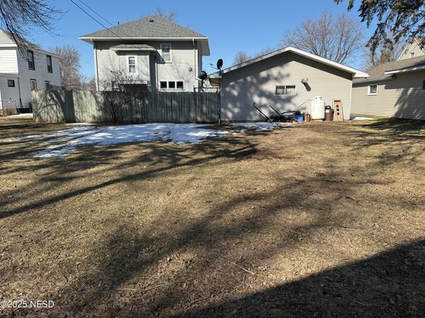515 S 5th St, Milbank, SD 57252