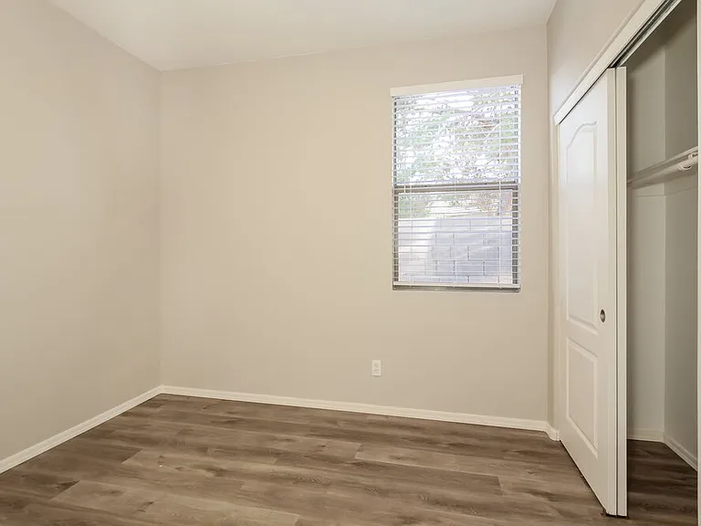 8713 N 58th Ln — Photo 11