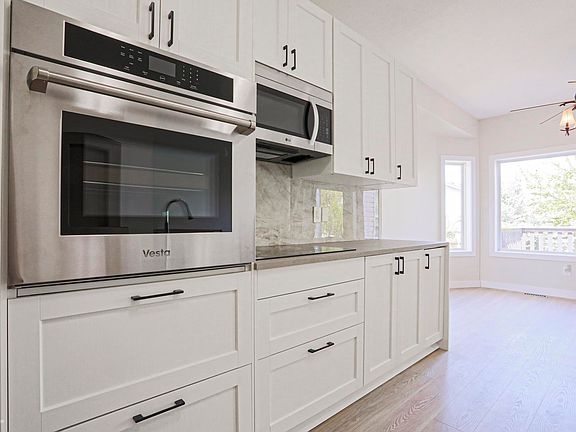 3rd image of 82 Meadowview Point E
