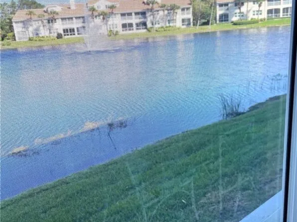 8405 Excalibur Cir APT D3, Naples, FL 34108