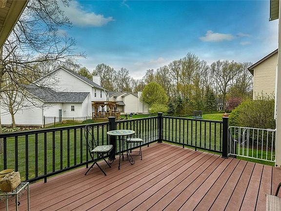 4th image of 188 Hollythorn Dr