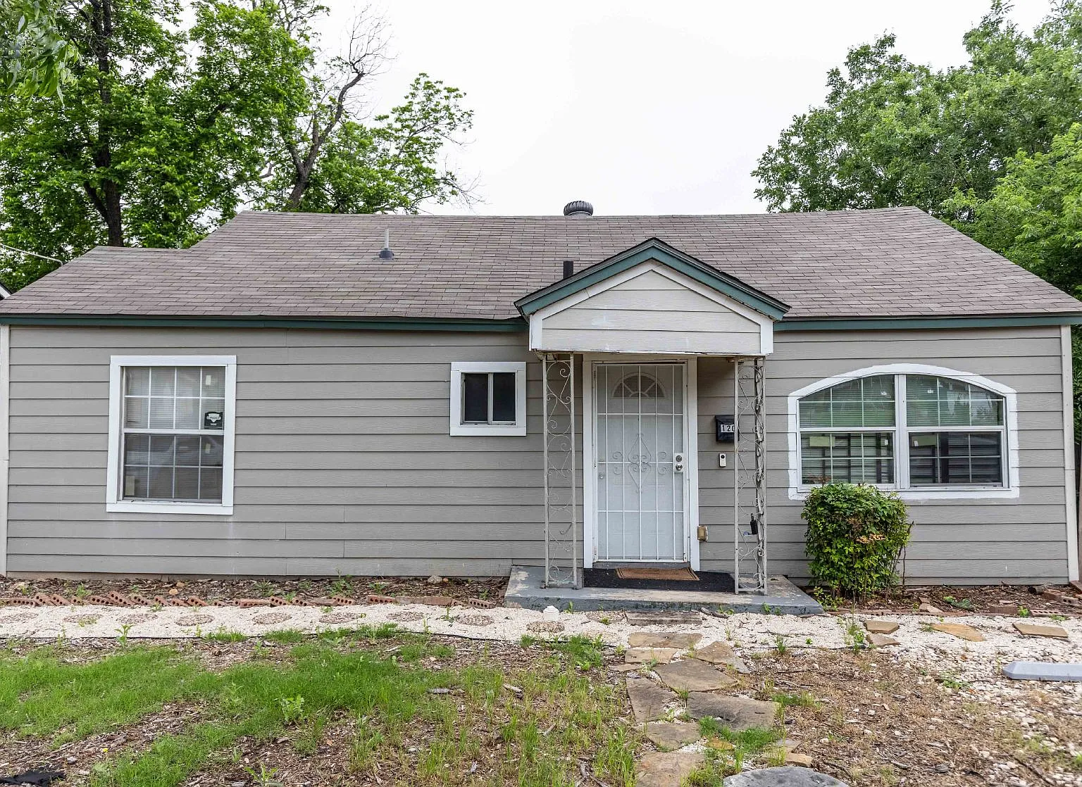 3 bed, 2.0 bath, 1232 sqft, $1,625 — Photo 1