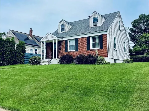 95 7th St, Whitehall, PA 18052