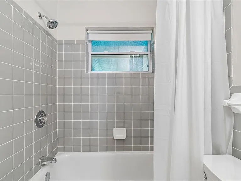 200 Evelyn Ave — Photo 16