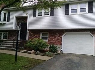 3 Rag Rock Dr, Woburn, MA 01801