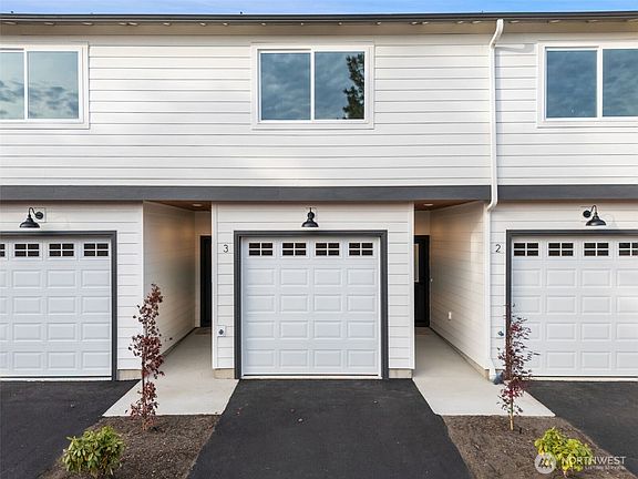 3rd image of 669 W Hendrickson #3