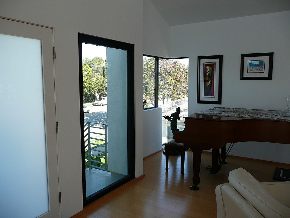 1st image of 520 Grand Blvd