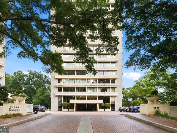 2575 Peachtree Rd NE APT 2E, Atlanta, GA 30305