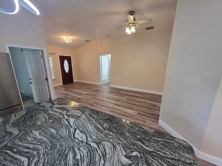 808 Valencia Ave — Photo 7