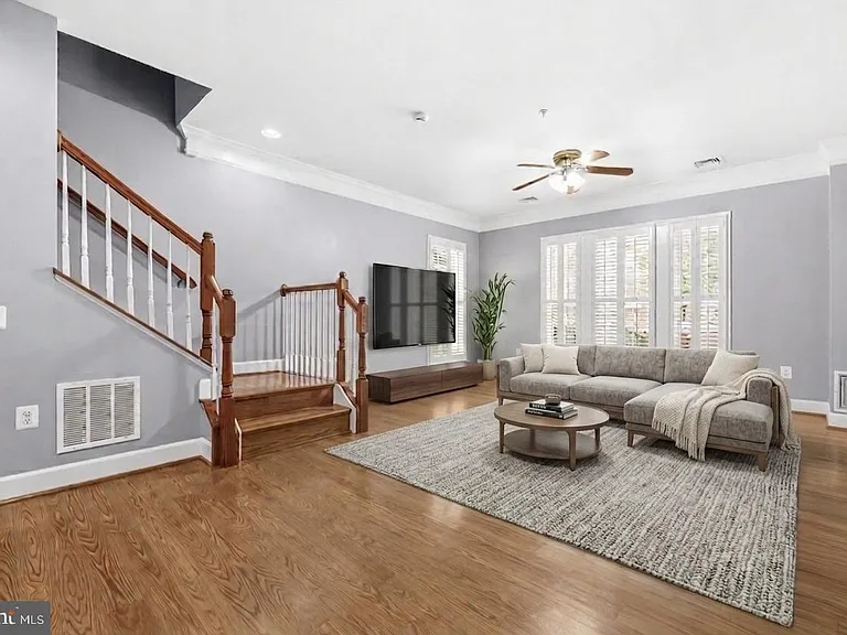 2392 Brookmoor Ln — Photo 5