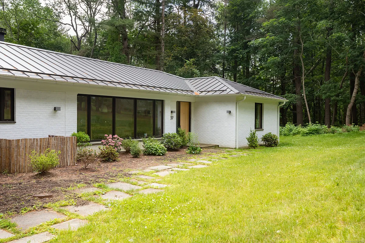 Building Photo - 37 Canterbury Ln