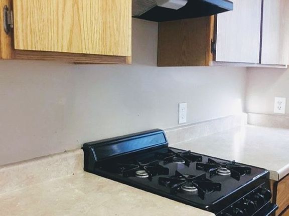 2nd image of 252 22nd St #258