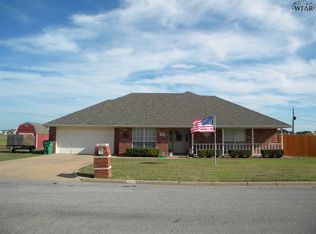 1421 Sioux Ln, Burkburnett, TX 76354