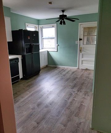 3rd image of 6414 N Rockwell St APT 2