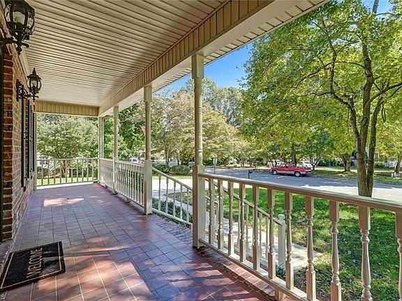 4th image of 503 Brookfield Dr