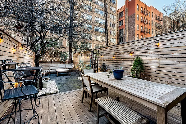 Sold by Compass | media 21