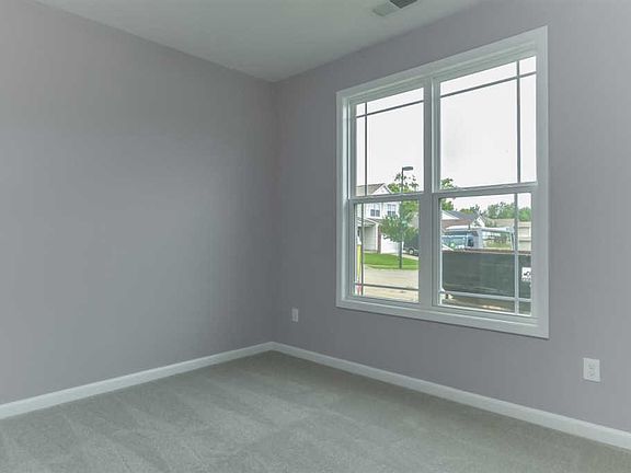 3rd image of 781 Halford Pl