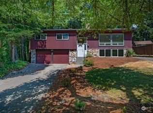 19050 47th Pl NE, Lake Forest Park, WA
