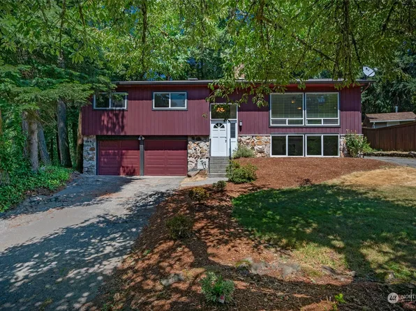 19050 47th Place NE, Lake Forest Park, WA 98155