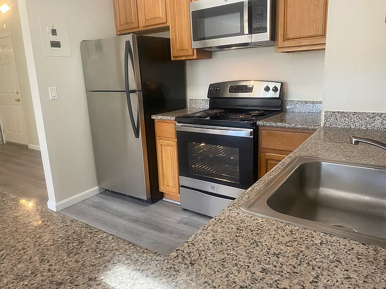 3333 Cabrillo Ave — Photo 19