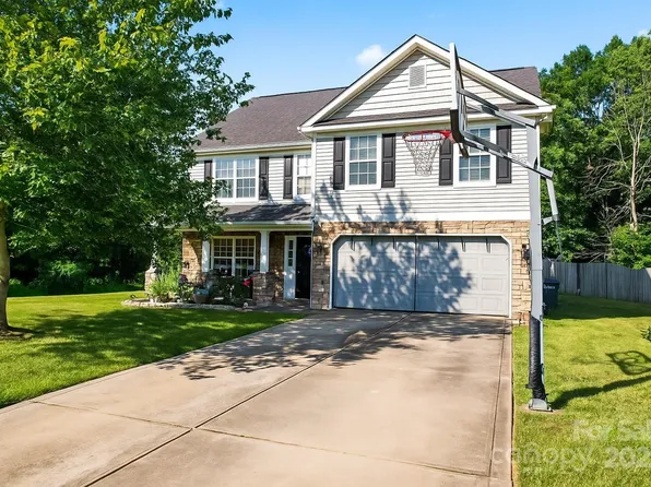 2909 Blueberry Dr, Monroe, NC 28110