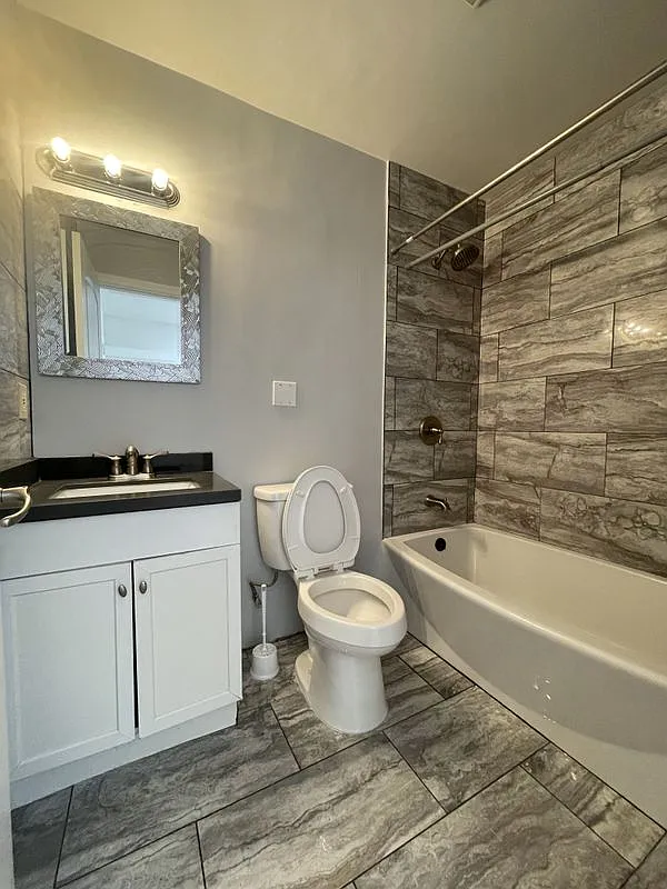 2 bed, 1.5 bath, 660 sqft, $2,800 — Photo 4