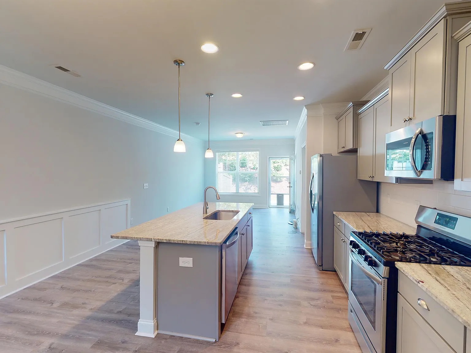 816 Riley Lane - 1 — Photo 4
