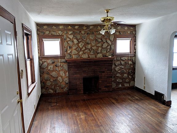 4th image of 819 22nd Ave