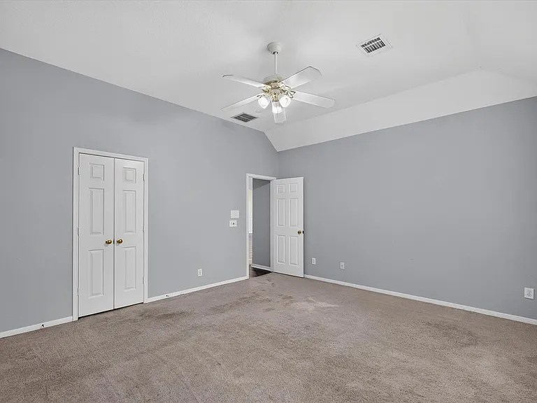 26 Millport Dr — Photo 15