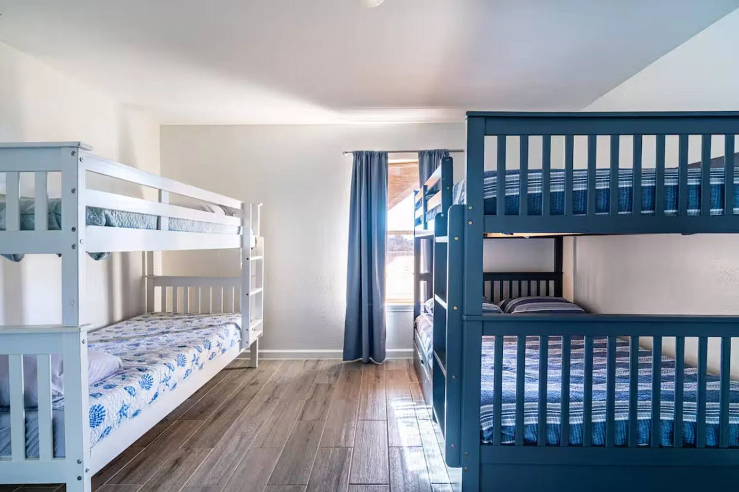 2 bed, 1.0 bath, 1044 sqft, $2,595 — Photo 3
