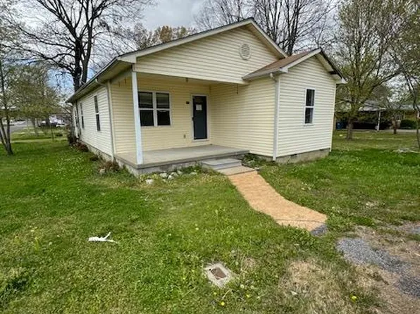 209 Oak St, La Center, KY 42056