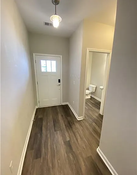 60 Ainsdale Dr — Photo 2