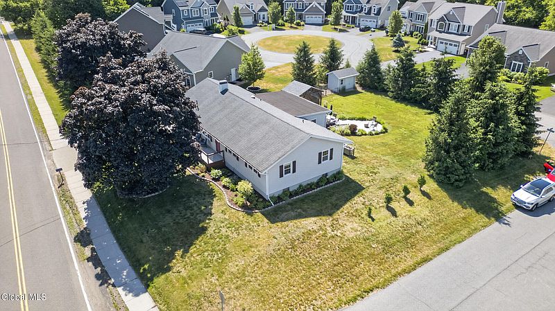 5th image of 521 Russell Road