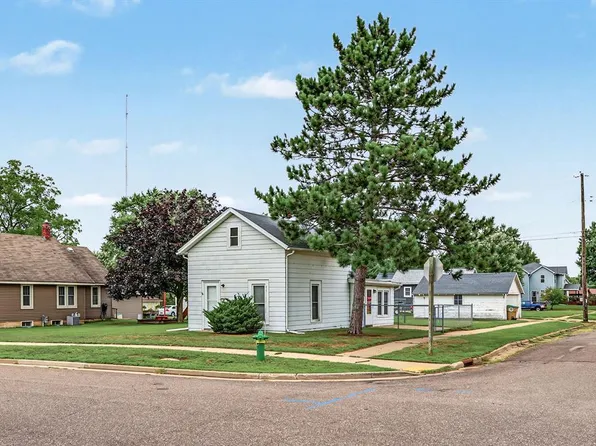 1134 Water St, Chippewa Falls, WI 54729